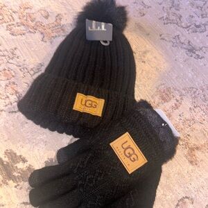 BUY NOW STAY WARM & COZY NWT UGG Black hat & Gloves Set soft and stretchy